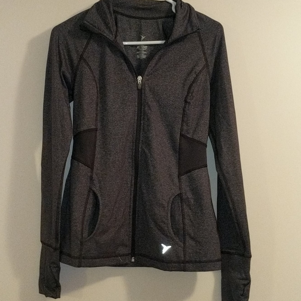 Women's athletic long-sleeve zipup